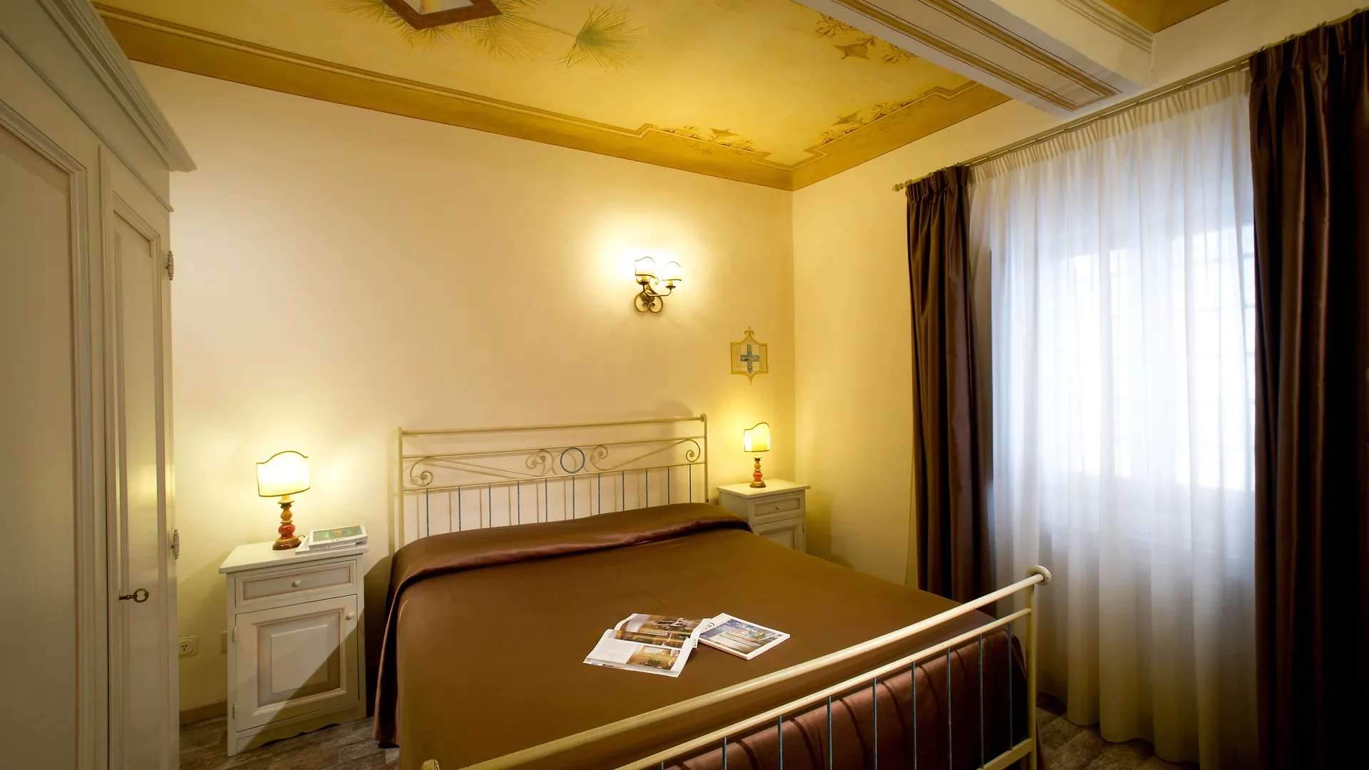 ***  Palazzo Di Valli Hotel Siena Italy